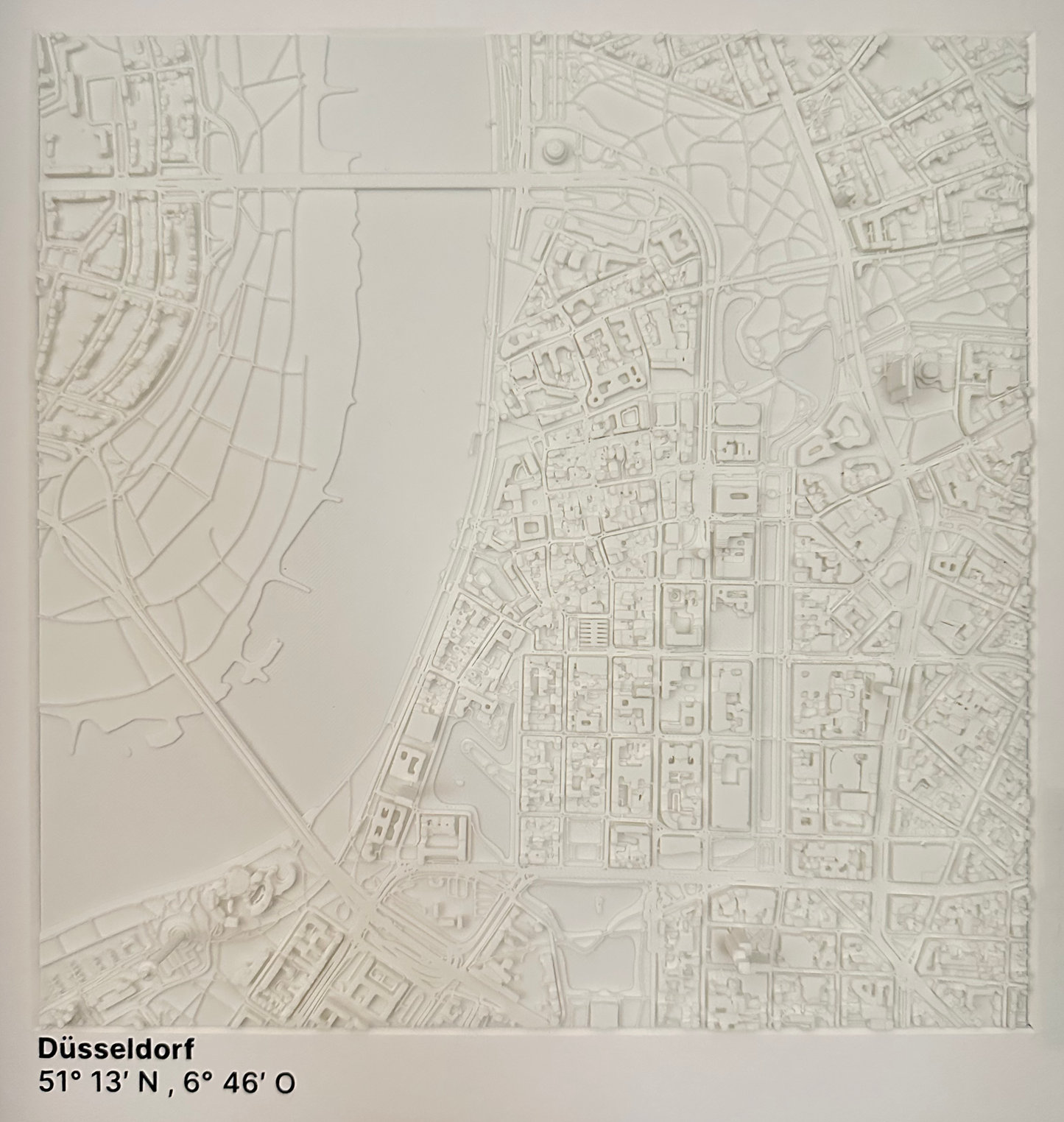 Düsseldorf 24x24 cm
